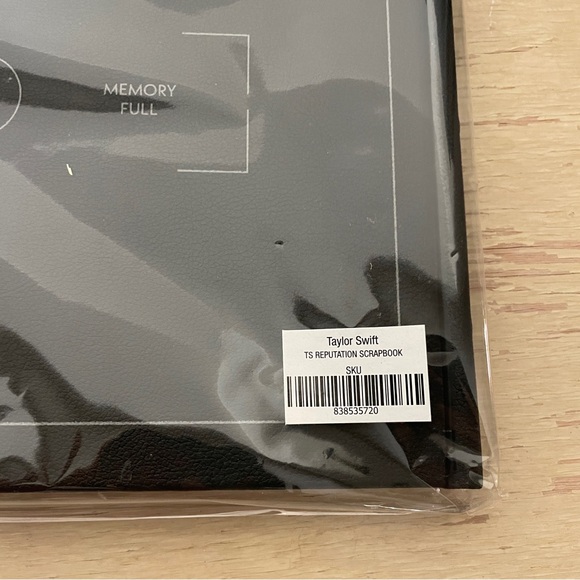 Taylor Swift Reputation Scrapbook Hold Onto The Memories Official Merch - Picture 6 of 7